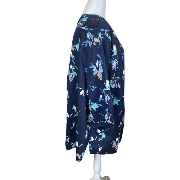 Catherines Top Plus Size 3XWP Pleated V-Neck Button Front 3/4 Sleeve Cotton Blue - Picture 3 of 9